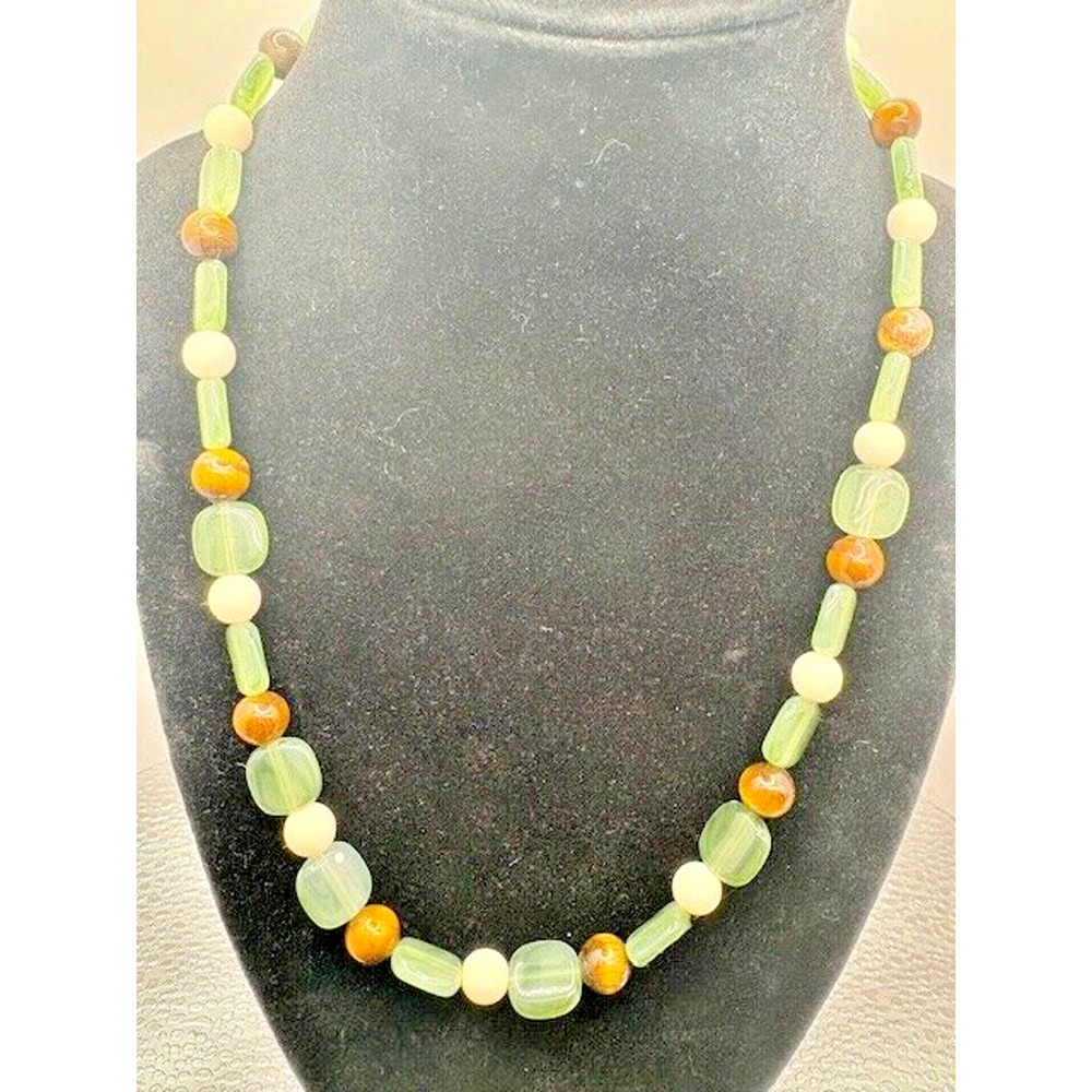 Beaded Tiger Eye Necklace, Earrings and Bracelet set - Picture 2 of 6